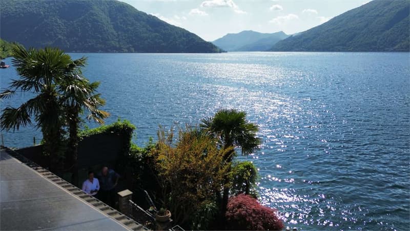 Your Jewel Pieds-dans-l'eau in Bissone, Rarity with Private Darsena (11)