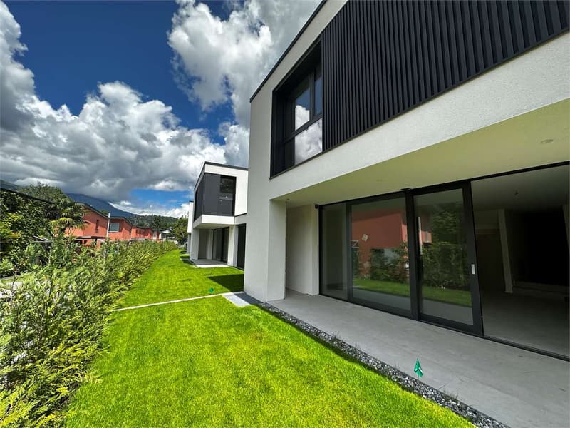 NEW VILLAS WITH GARDEN IN RESERVED AREA (13)