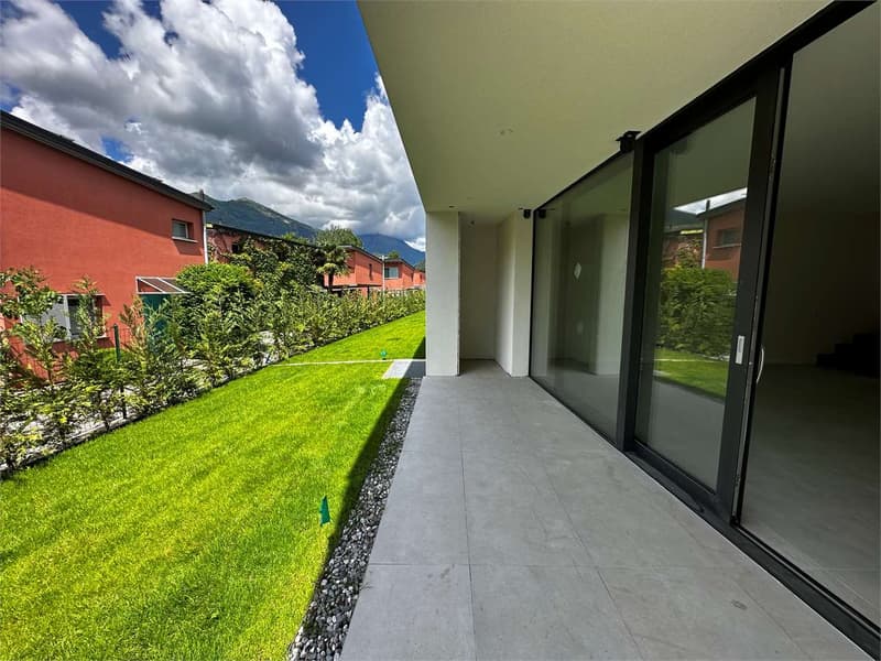 NEW VILLAS WITH GARDEN IN RESERVED AREA (2)