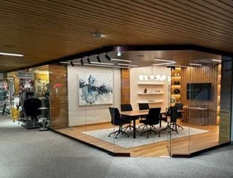 Investment at 7%, large renovated office-store (3)
