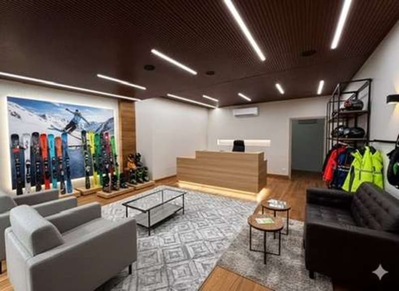 Investment at 7%, large renovated office-store (11)