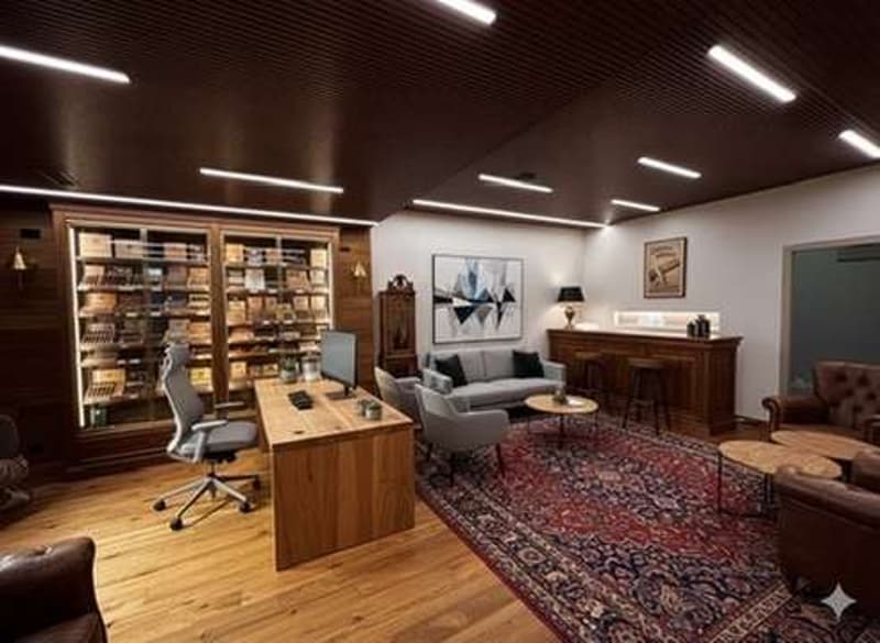 Investment at 7%, large renovated office-store (8)