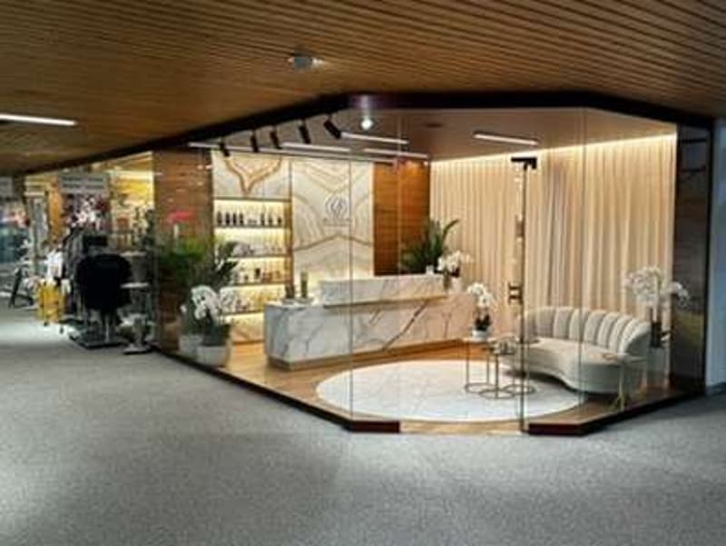 Investment at 7%, large renovated office-store (1)