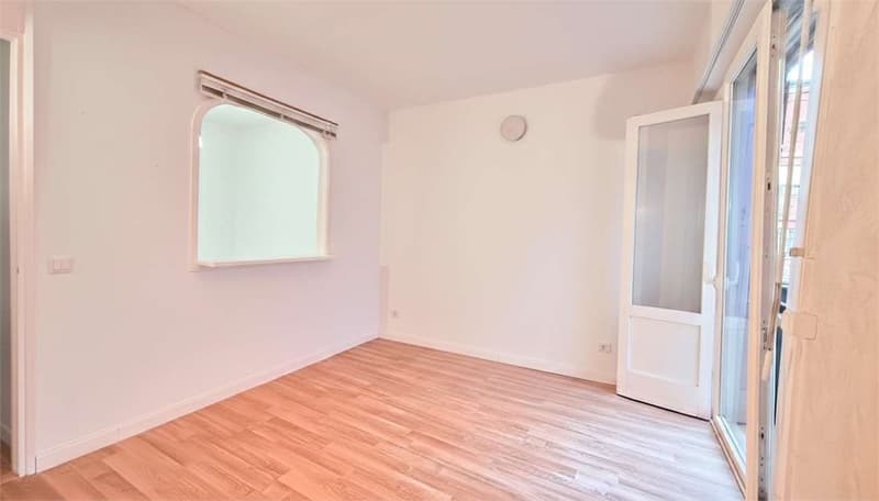 3.5 rooms with lake view terrace - great potential in Paradiso (12)