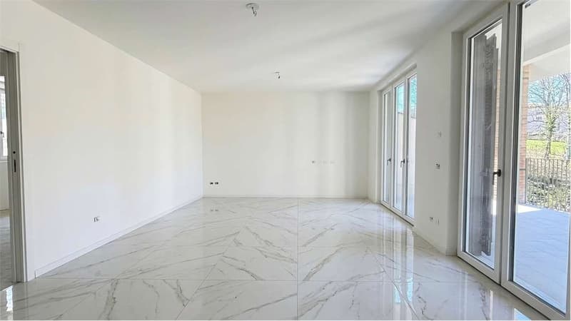 Bizzarone - Residenza Panorama: Three-room apartment with terrace, pool and view (5)