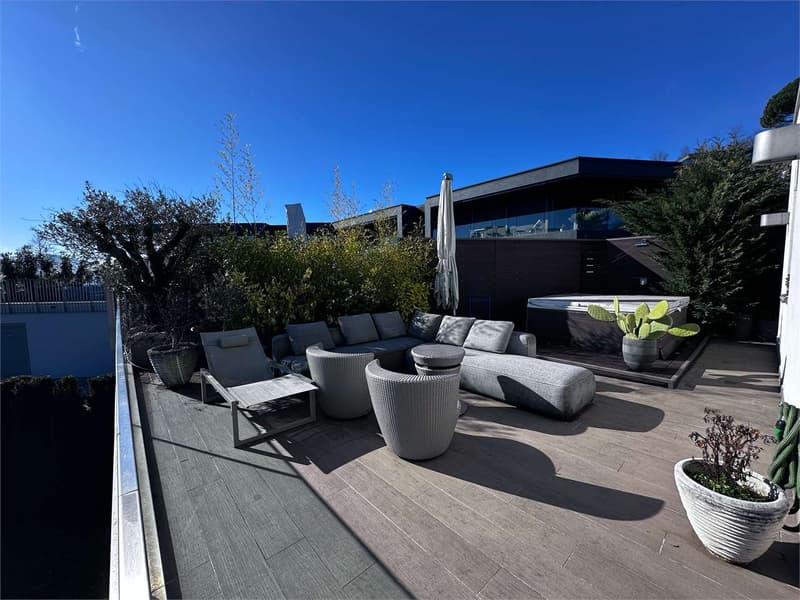Exclusive Penthouse with Panoramic Terrace and View of the Two Lakes (2)