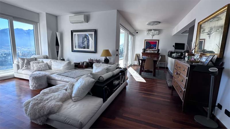 Exclusive Penthouse with Panoramic Terrace and View of the Two Lakes (9)