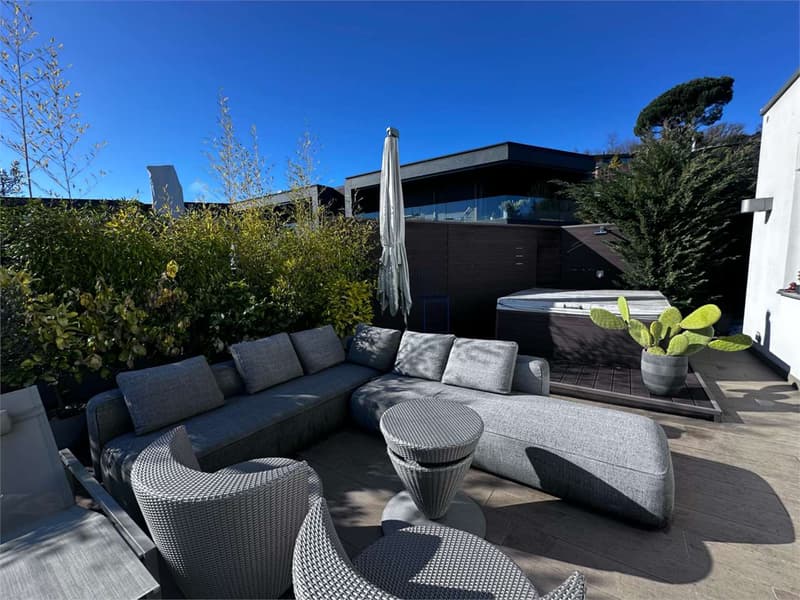 Exclusive Penthouse with Panoramic Terrace and View of the Two Lakes (4)