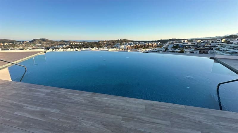 Appartement de luxe avec vue sur mer : Vue imprenable, piscine & détente (1)