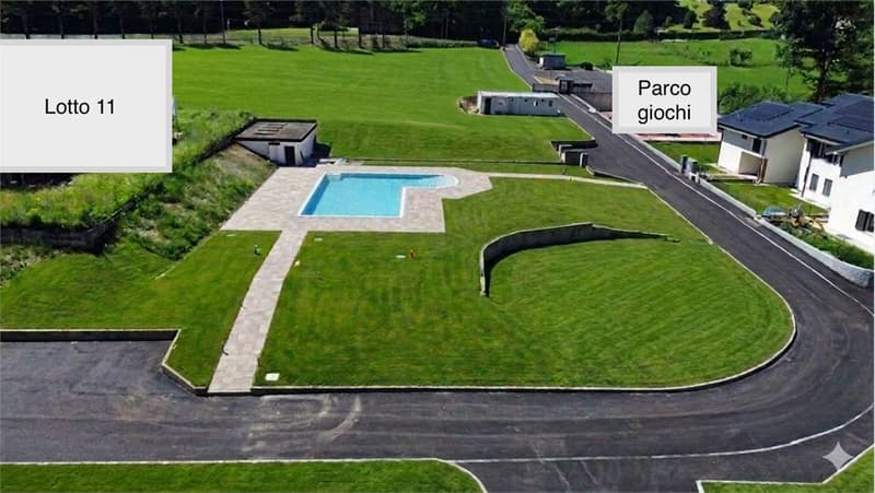Neue Dreizimmerwohnung mit privatem Garten, 150mq Pool und 50mq Garage (4)