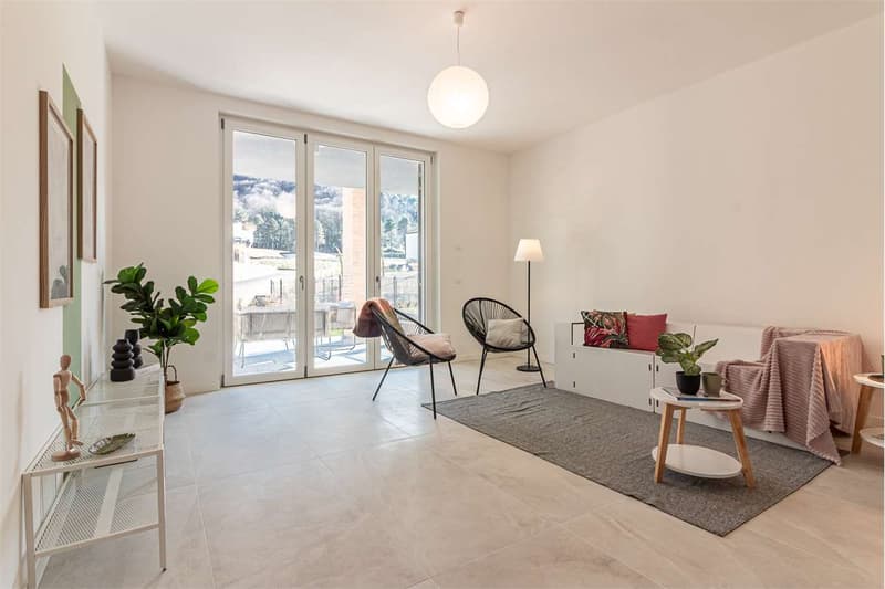Neue Dreizimmerwohnung mit privatem Garten, 150mq Pool und 50mq Garage (7)
