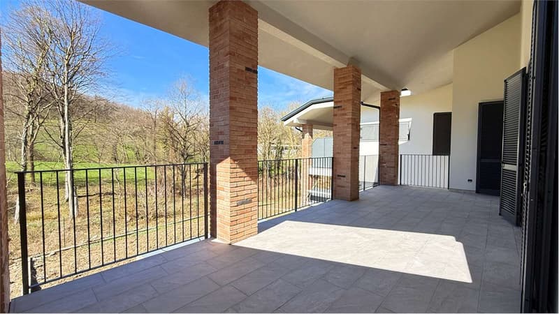 Bizzarone - Residenza Panorama: Trilocale avec terrasse, piscine et vue (6)