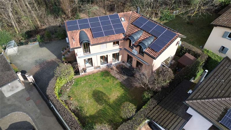 In a reserved area and in nature, elegant VILLA with garden and woods (8)