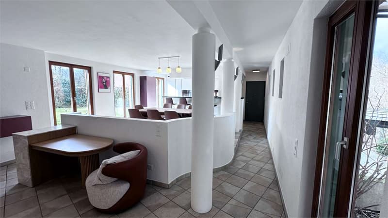 In a reserved area and in nature, elegant VILLA with garden and woods (11)