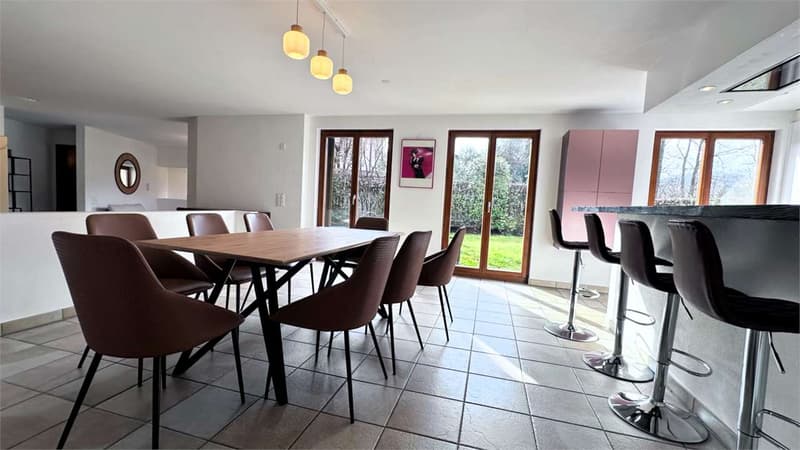 In a reserved area and in nature, elegant VILLA with garden and woods (6)