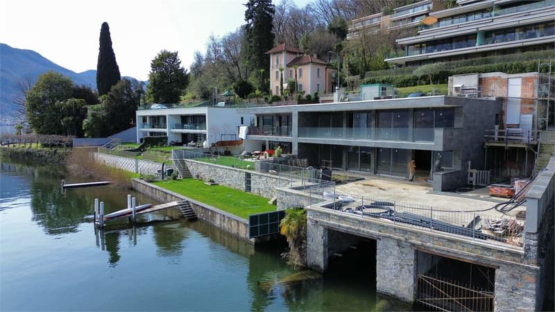 Magnificent modern villa directly on the lake to personalize (4)