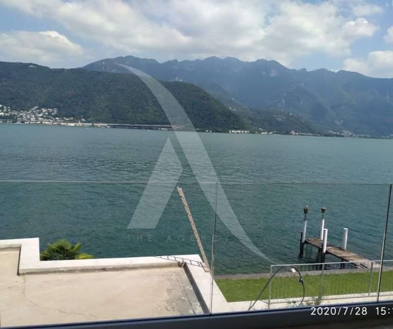 Magnificent modern villa directly on the lake to personalize (6)