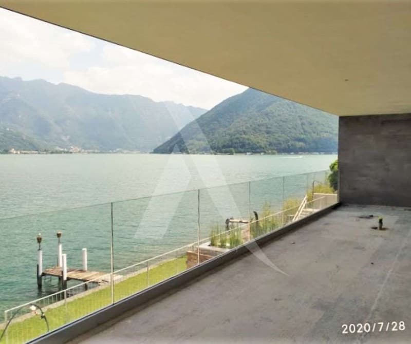 Magnificent modern villa directly on the lake to personalize (5)