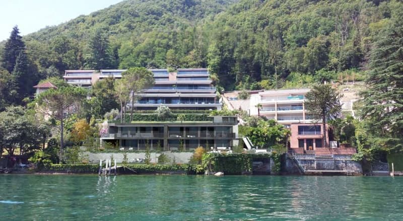 Magnificent modern villa directly on the lake to personalize (3)