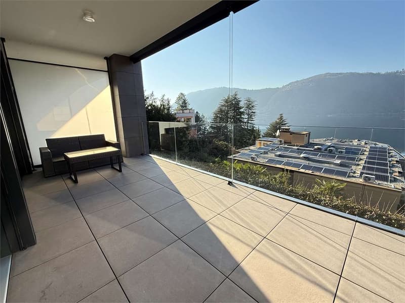 Lake view, new 2.5-room apartment with terrace (4)