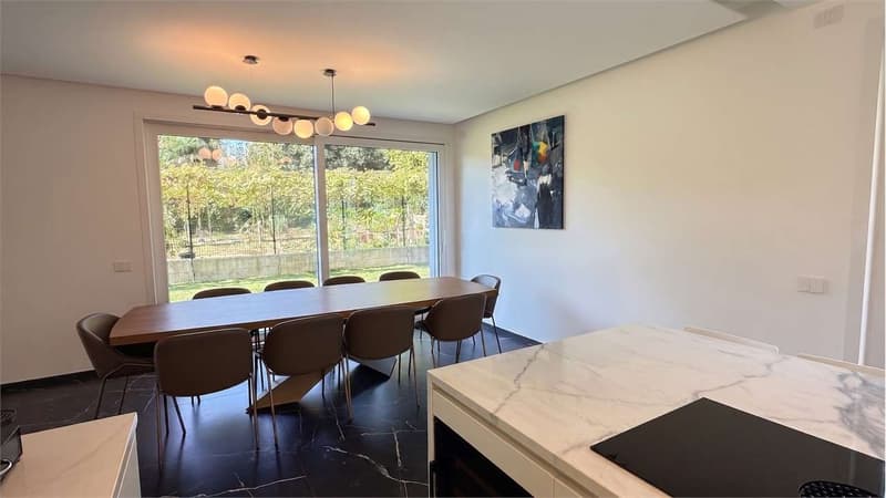 Lussuosa villa moderna con piscina riscaldata e giardino privato (12)