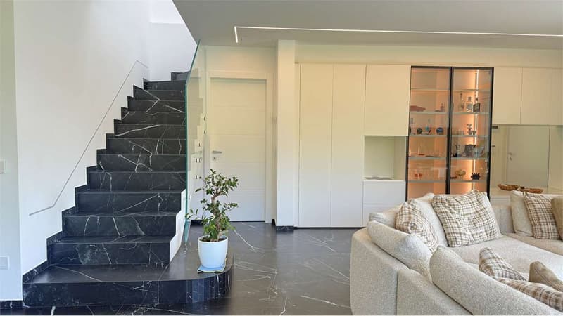 Lussuosa villa moderna con piscina riscaldata e giardino privato (8)