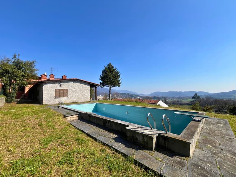 Splendida proprietà bifamiliare con piscina e vista aperta – Besazio (2)