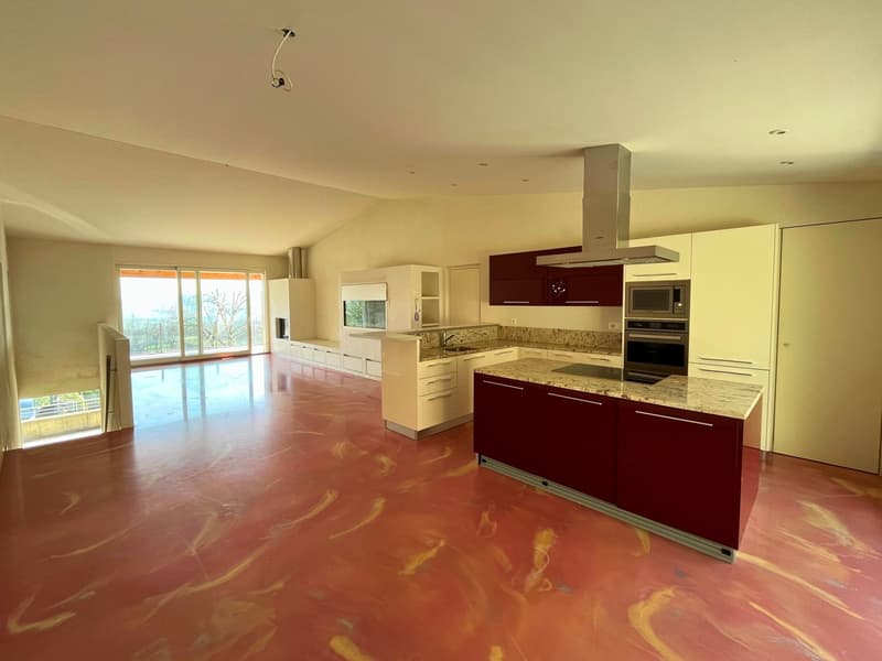 Splendida proprietà bifamiliare con piscina e vista aperta – Besazio (11)