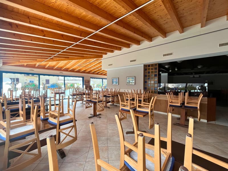 Immeuble commercial avec fonction restaurant et résidentielle – Genestrerio (9)