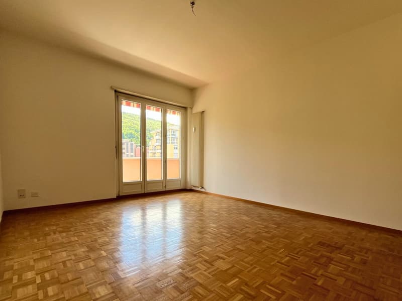 Helllichtes 3.5-Zimmer-Apartment in Chiasso-Zentrum, strategisch und gut erschlossen (5)