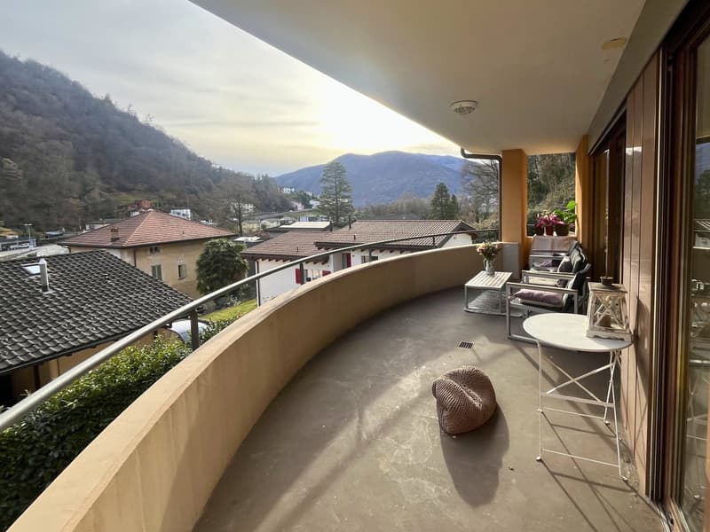 Villa avec deux appartements et parc privé à Figino (17)