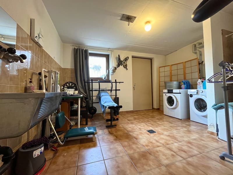 Villa avec deux appartements et parc privé à Figino (22)