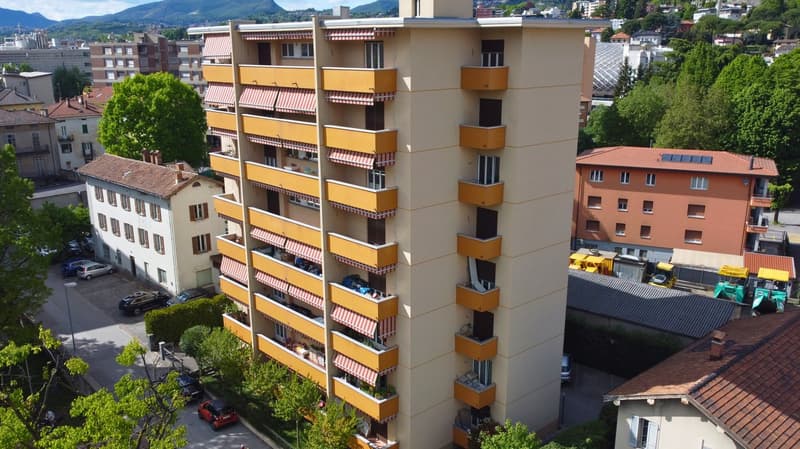 Helllichtes 3.5-Zimmer-Apartment in Chiasso-Zentrum, strategisch günstig und gut erschlossen (2)