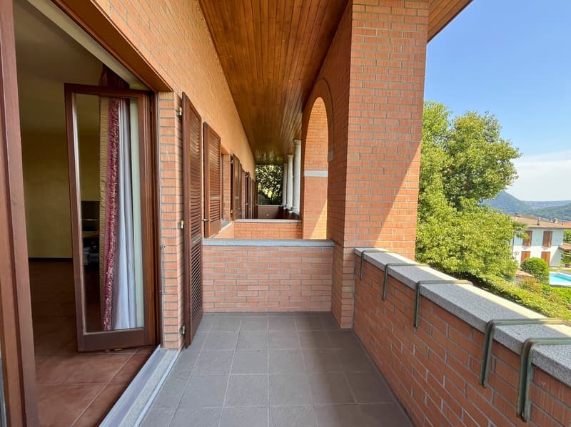 Bezaubernde Villa in Vacallo – 5.5 Zimmer im Grünen mit Panoramablick (5)