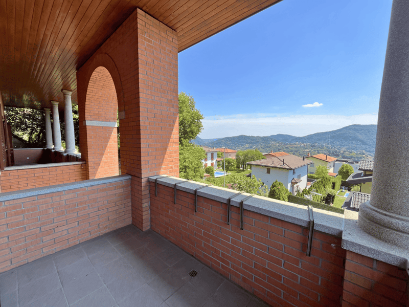 Bezaubernde Villa in Vacallo – 5.5 Zimmer im Grünen mit Panoramablick (6)