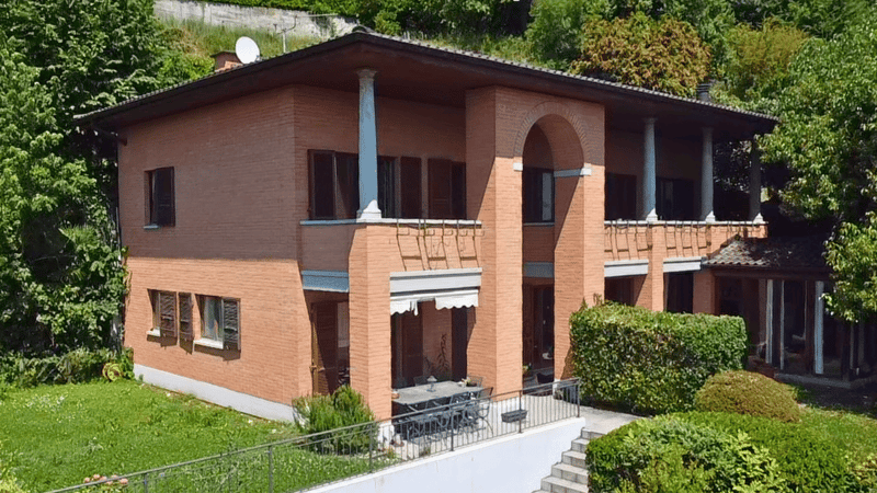 Bezaubernde Villa in Vacallo – 5.5 Zimmer im Grünen mit Panoramablick (1)