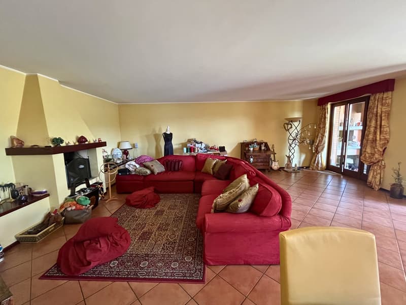 Bezaubernde Villa in Vacallo – 5.5 Zimmer im Grünen mit Panoramablick (8)