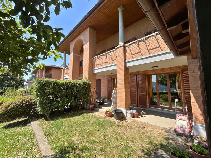 Bezaubernde Villa in Vacallo – 5.5 Zimmer im Grünen mit Panoramablick (4)