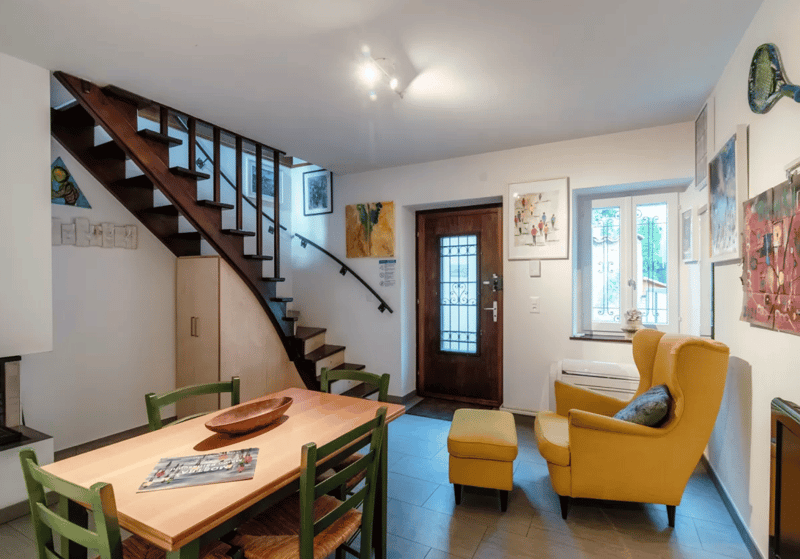 Dreizimmerwohnung auf zwei Ebenen mit Patio – Bissone (4)
