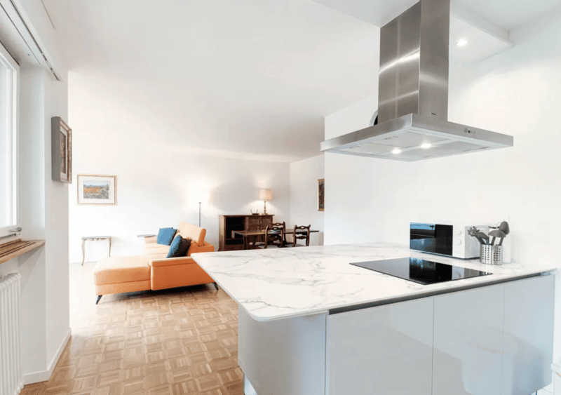 Bilocale arredato con balcone panoramico – Agra, Collina d’Oro (3)