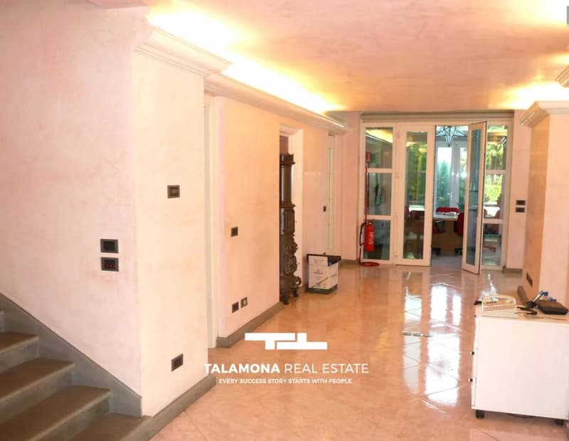Villa storica con vista sul Lago Maggiore e piscina - Luino (6)