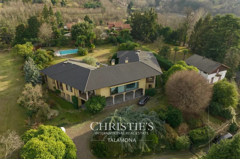 Exklusive Palladianische Villa mit Pool und Park ? Porto Valtravaglia (2)