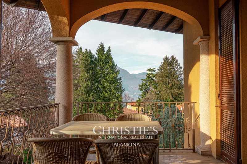 Exklusive Palladianische Villa mit Pool und Park ? Porto Valtravaglia (8)