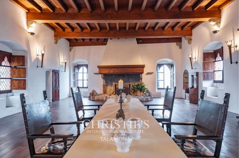 Historic Castle in Dominant Position with Panoramic View - Montalto Dora (7)