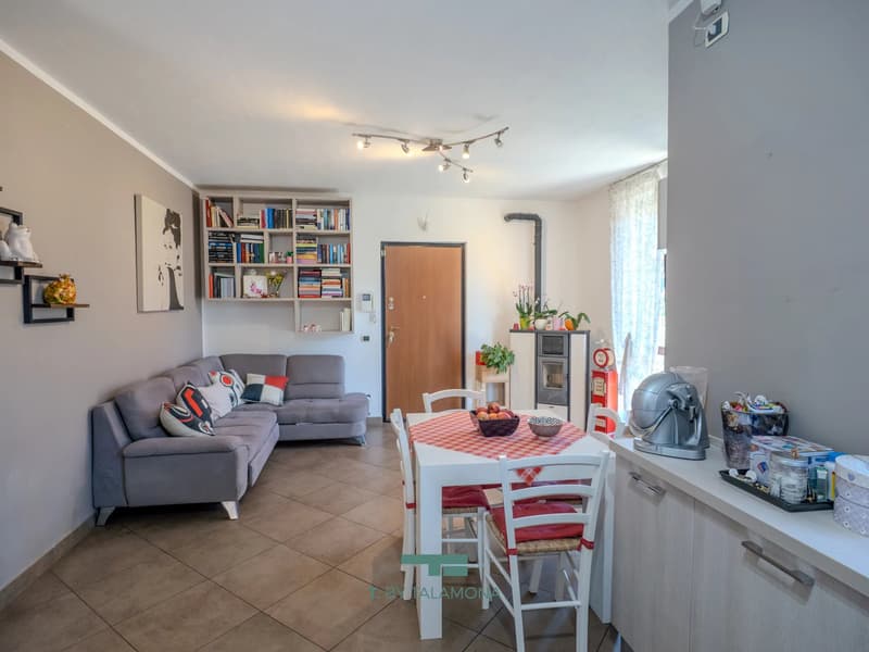 Apartment with garden and garage (8)