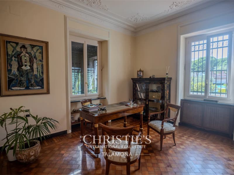 Historische Villa mit Meerblick in Genova (12)