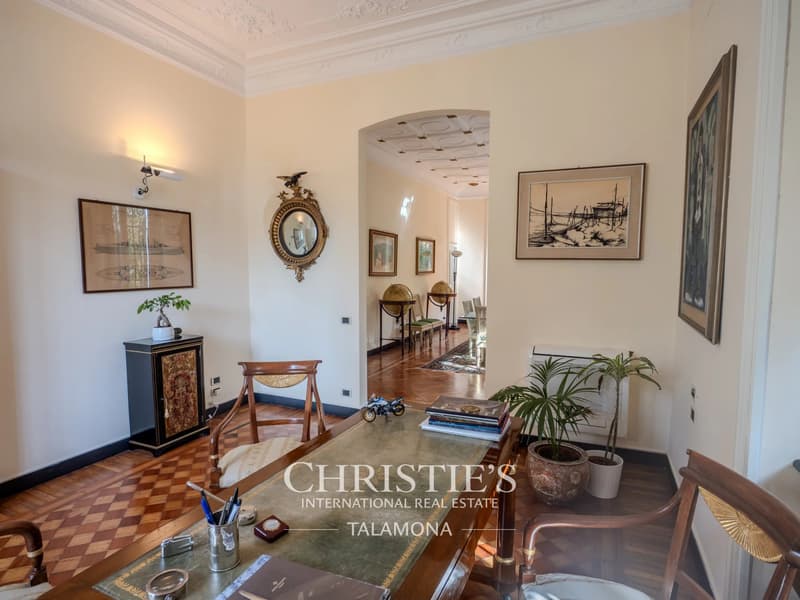 Historische Villa mit Meerblick in Genova (13)