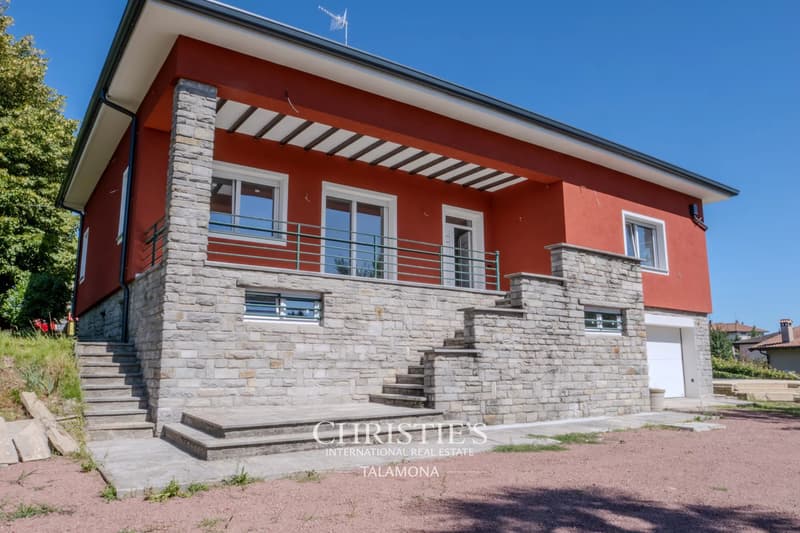 Villa moderne avec piscine à proximité du centre-ville de Varese (4)
