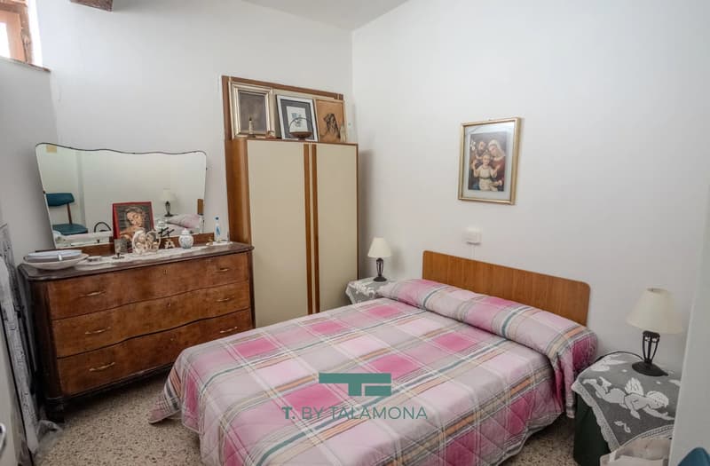 Excellent opportunity! Semi-detached house in the center of Due Cossani (5)