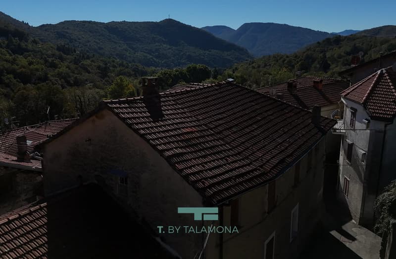 Grande casa da ristrutturare nel villaggio storico di Due Cossani (9)
